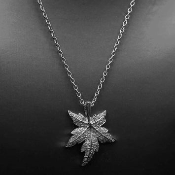 pendentif feuille d'érable en argent SP059