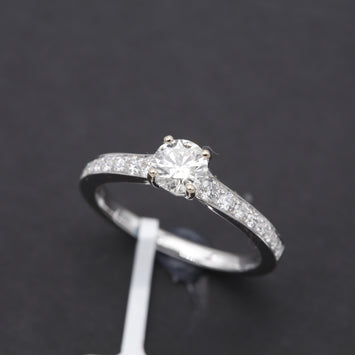 18K Bague en Or avec Diamond